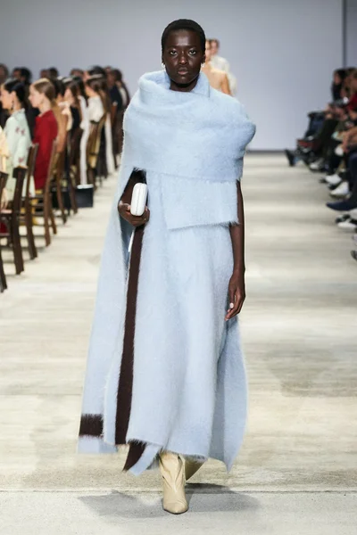 Look 45